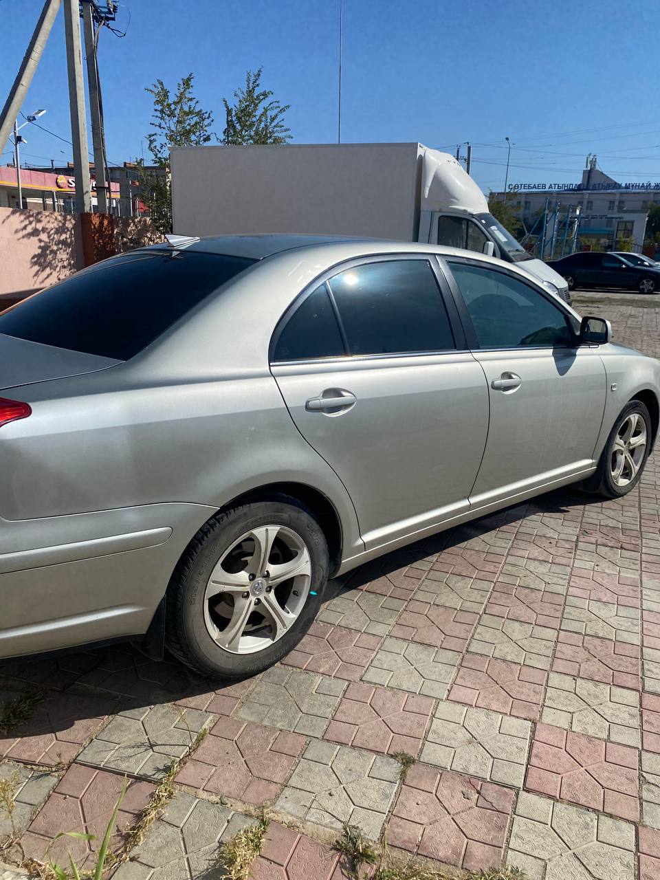 2005 Toyota Avensis