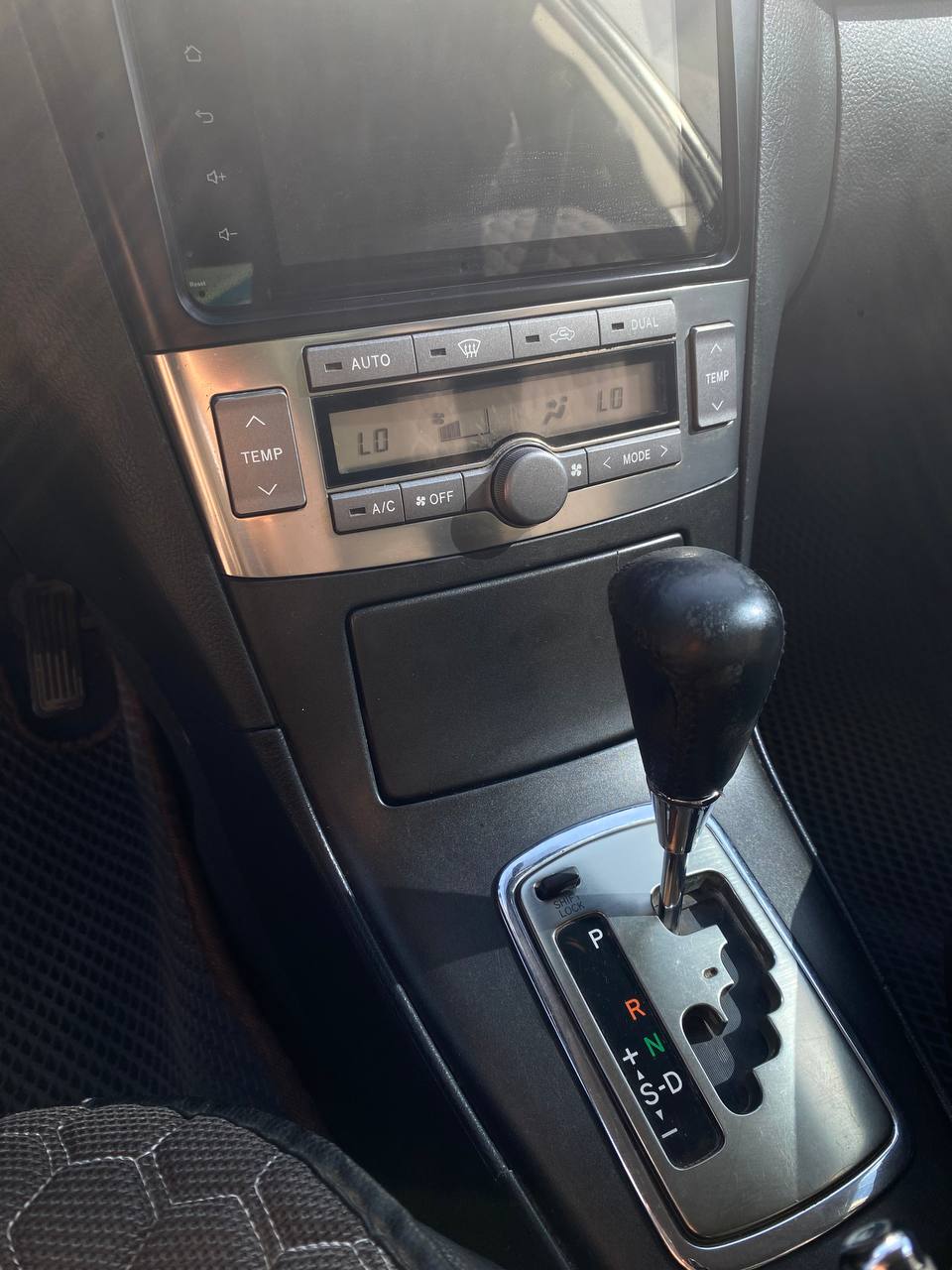 2005 Toyota Avensis