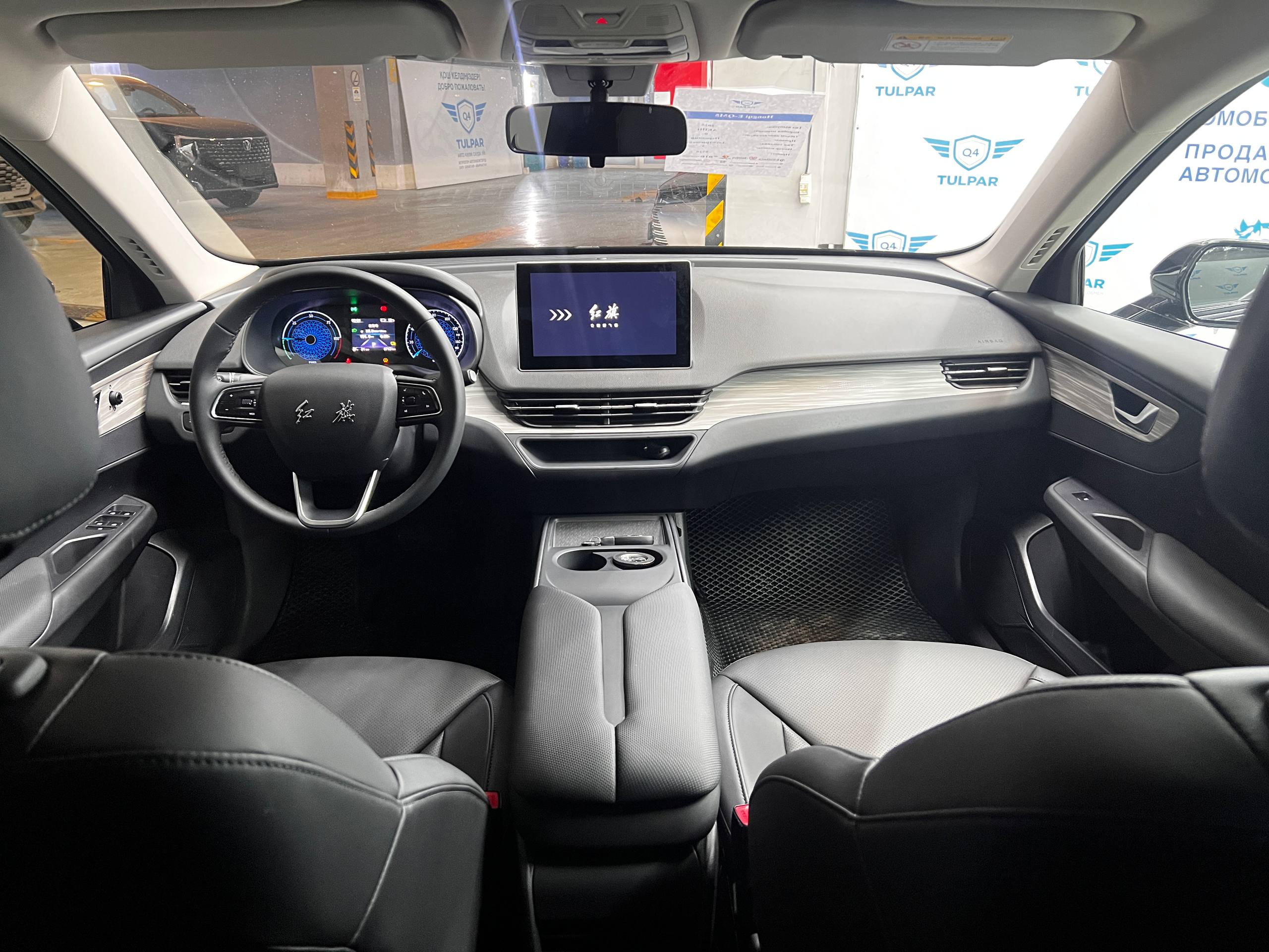 2025 Hongqi E-QM5