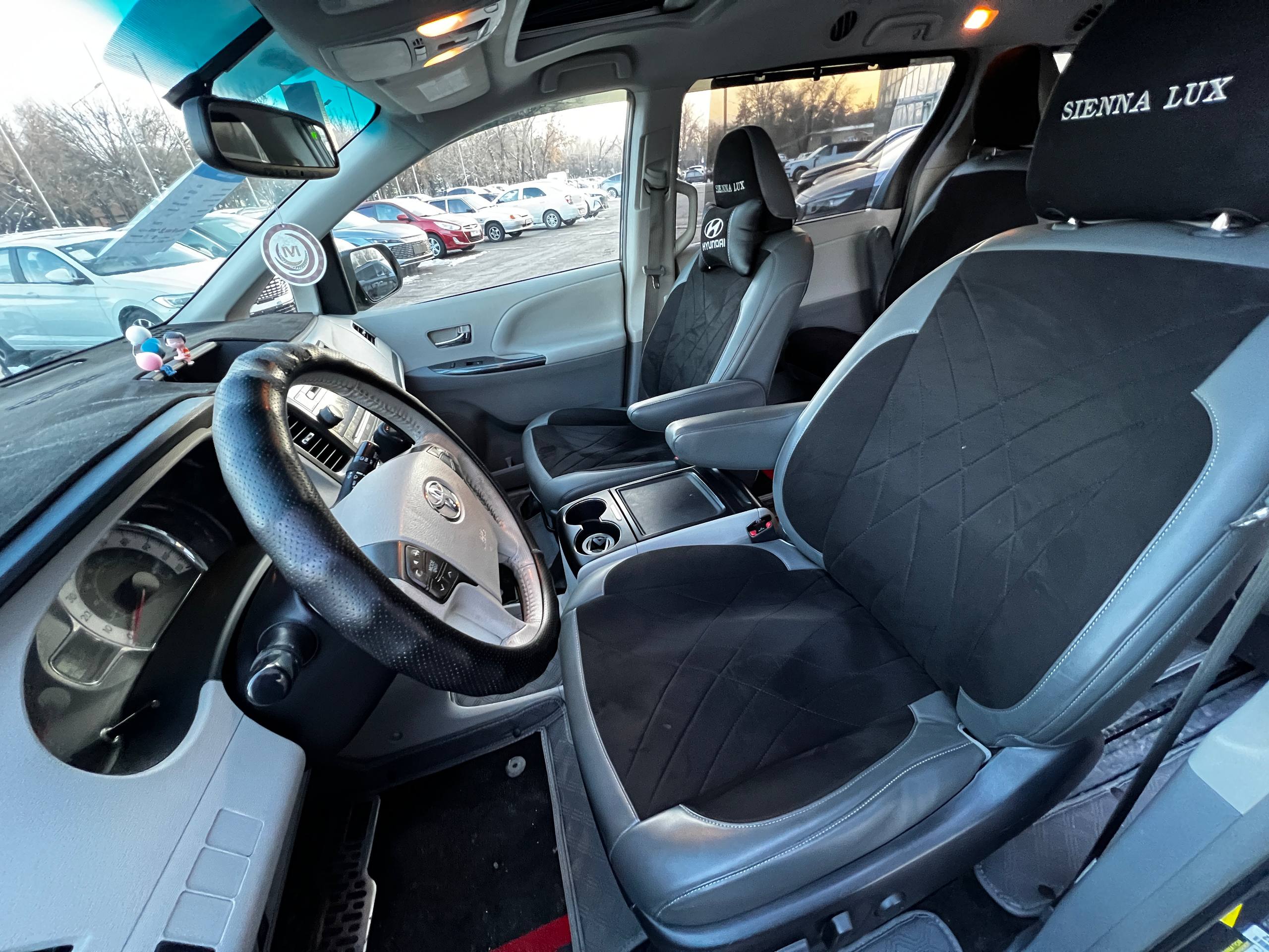 2013 Toyota Siena